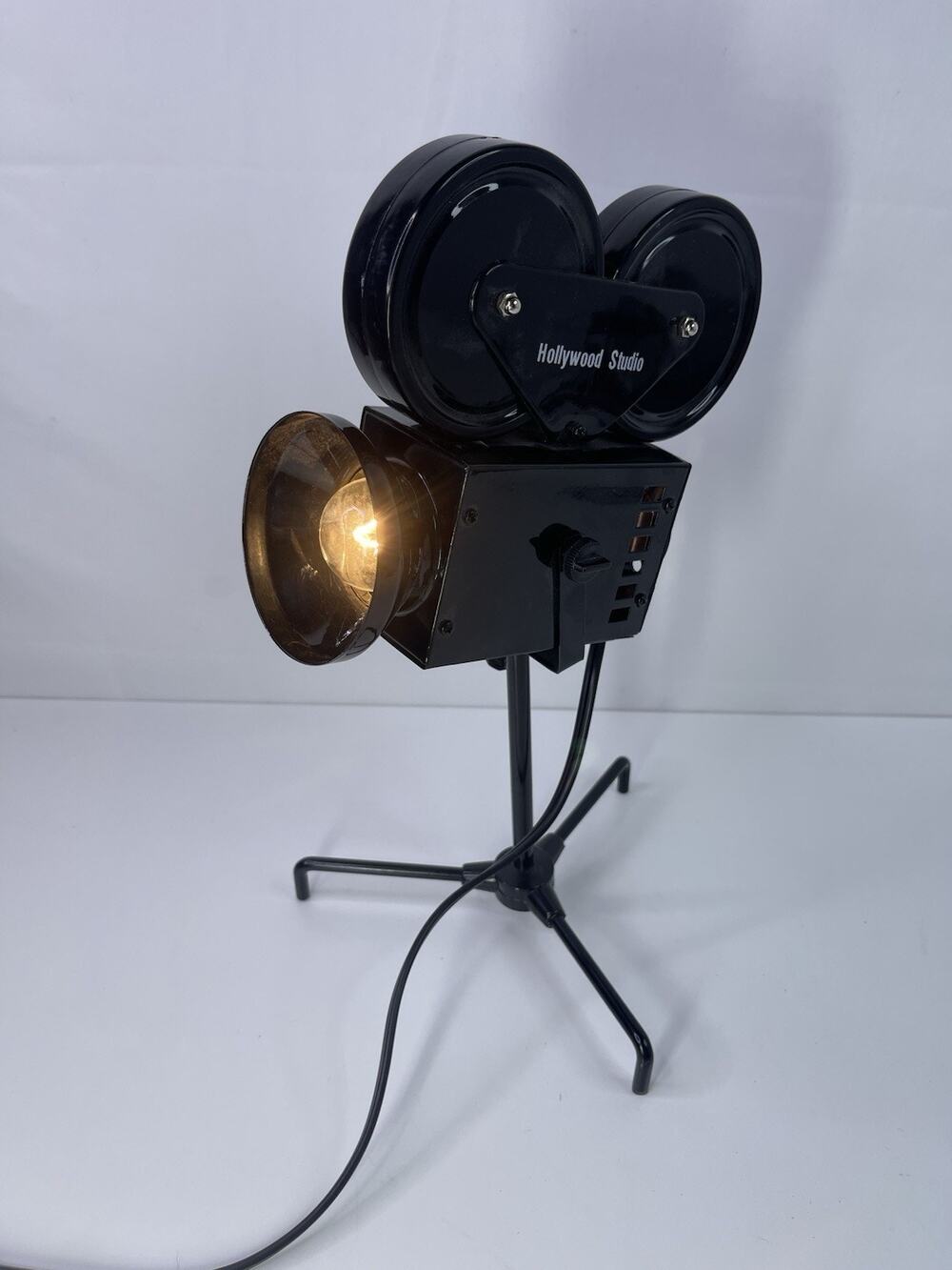 Vintage Hollywood Studio Movie Camera Desk Lamp Tripod Accent Light Black
